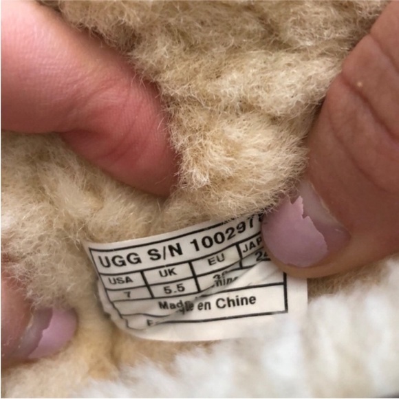 Ugg Boots in Sequins Silver and Blue Size 7. - Picture 4 of 8